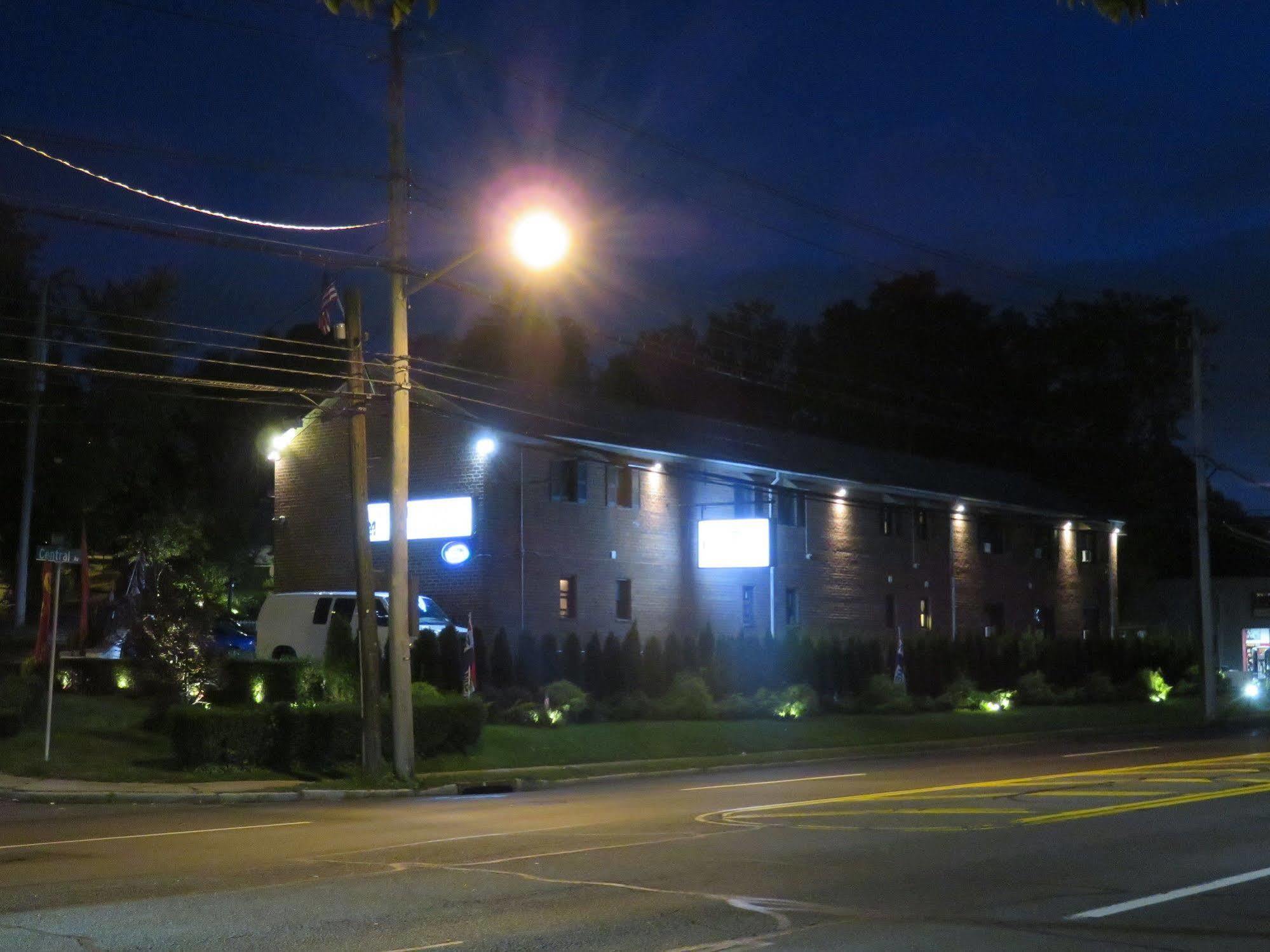 Central Motel Courtyard White Plains Eksteriør bilde