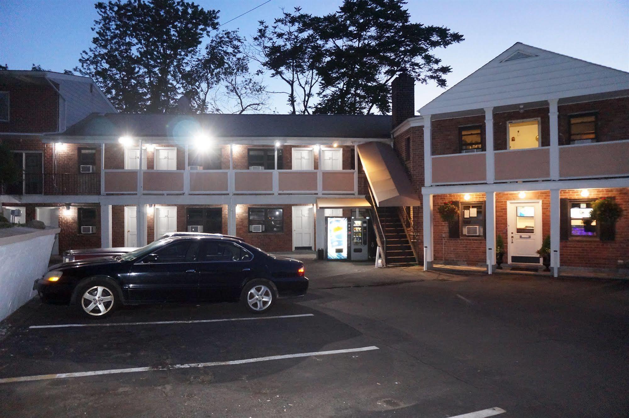 Central Motel Courtyard White Plains Eksteriør bilde