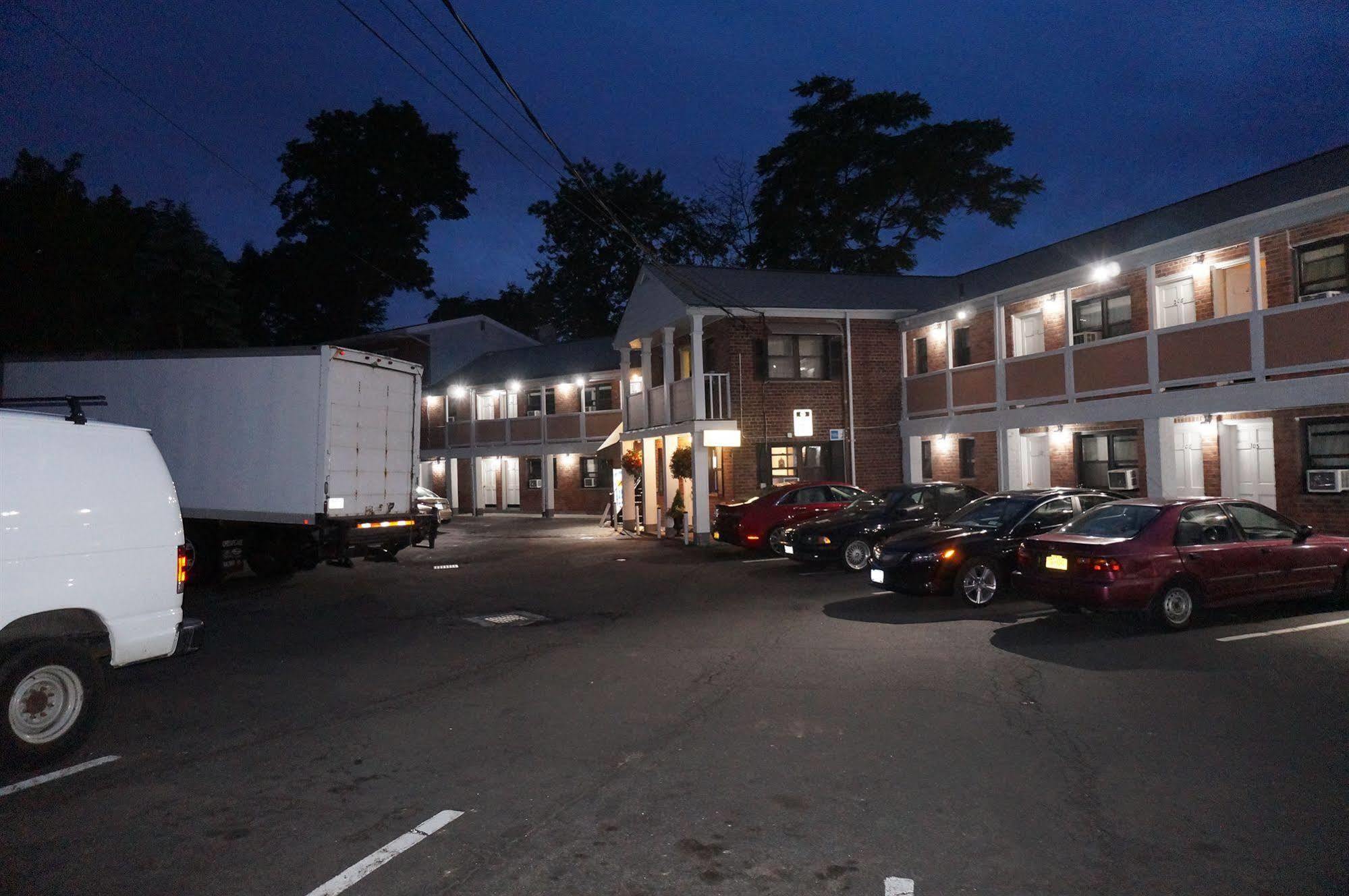 Central Motel Courtyard White Plains Eksteriør bilde